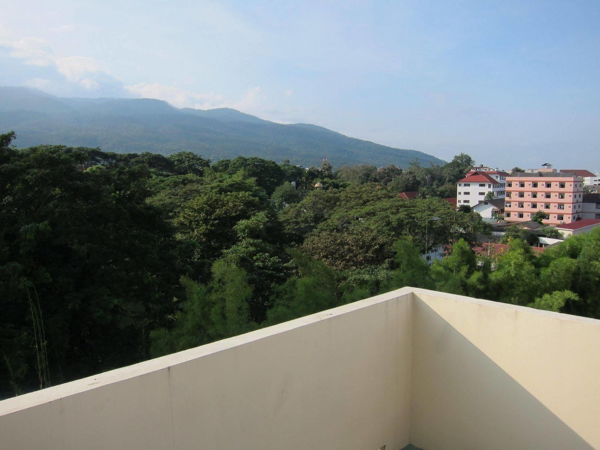 Grand Living Residence Chiang Mai Exteriör bild