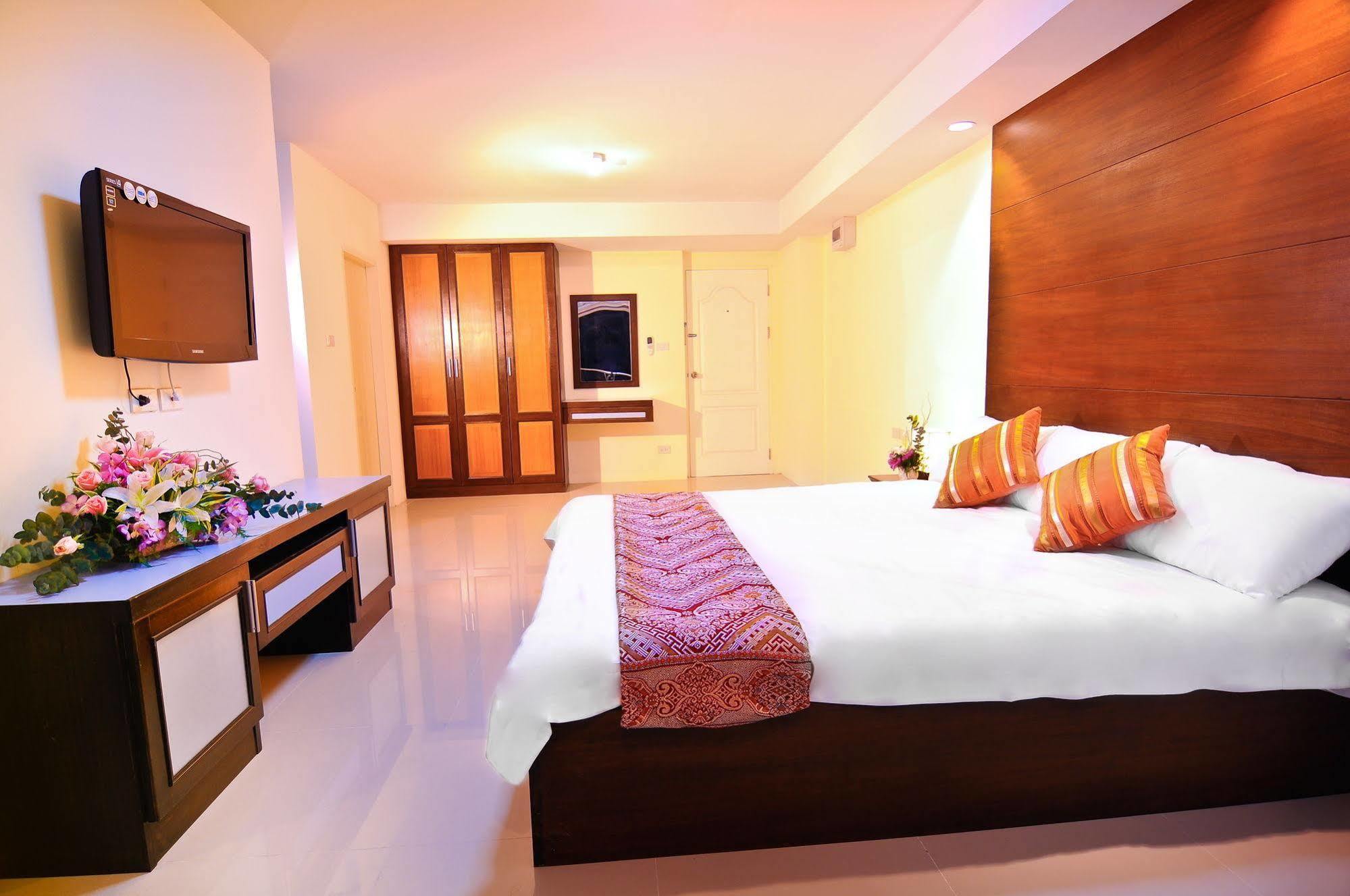 Grand Living Residence Chiang Mai Exteriör bild